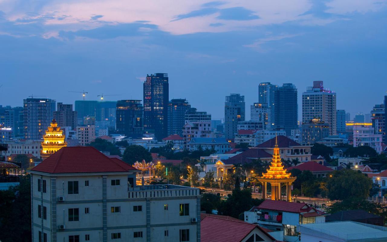 Botum Palace Hotel Phnom Penh Exterior foto