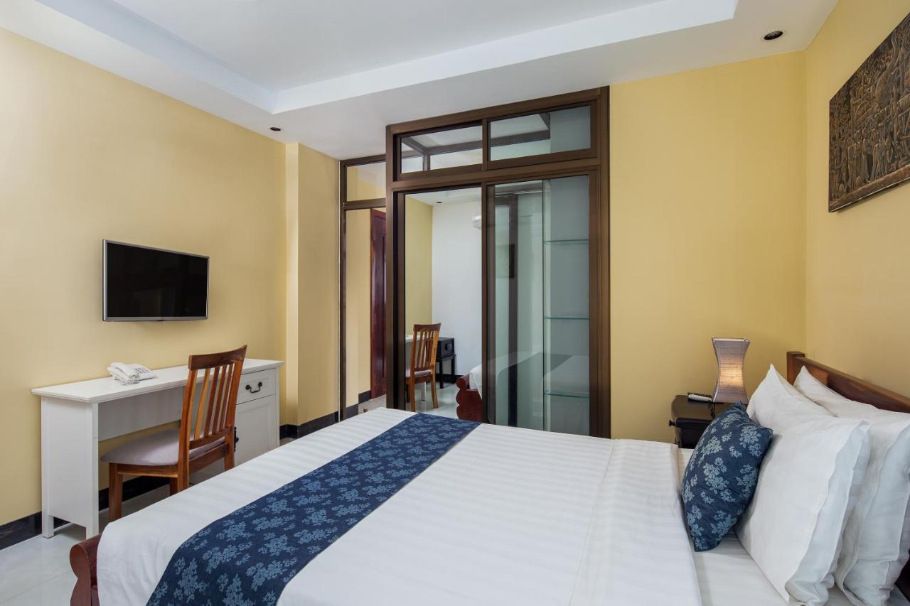 Botum Palace Hotel Phnom Penh Exterior foto