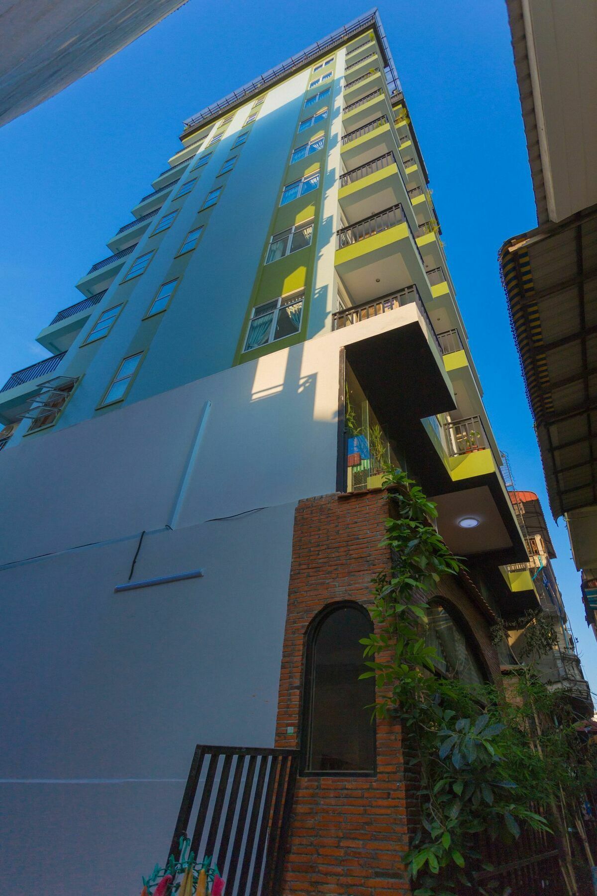 Botum Palace Hotel Phnom Penh Exterior foto